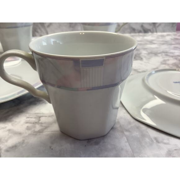 Set of 4 Savoir Vivre "Celina" Flat Cup and Saucer Set.  Vintage China - Picture 3 of 5